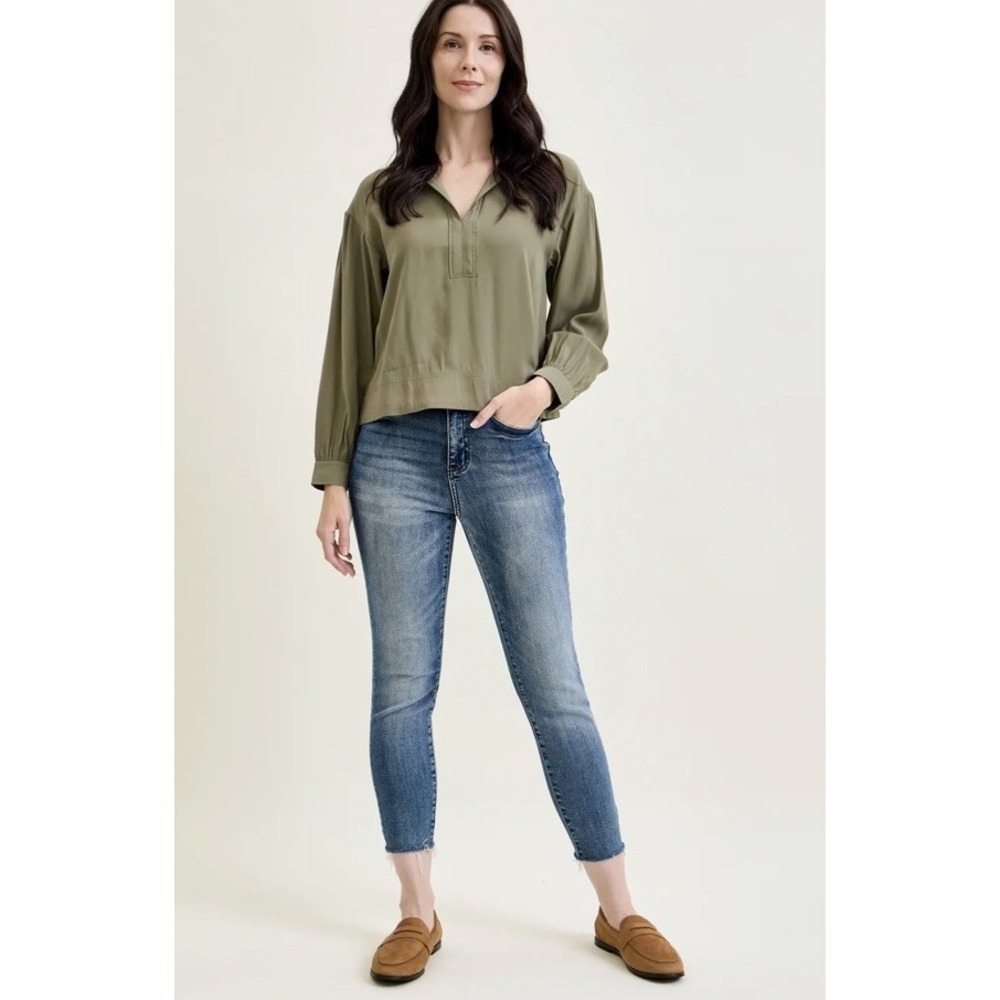 Judy Blue Chase High Rise Raw Hem Relaxed Fit 15/32 JB88191